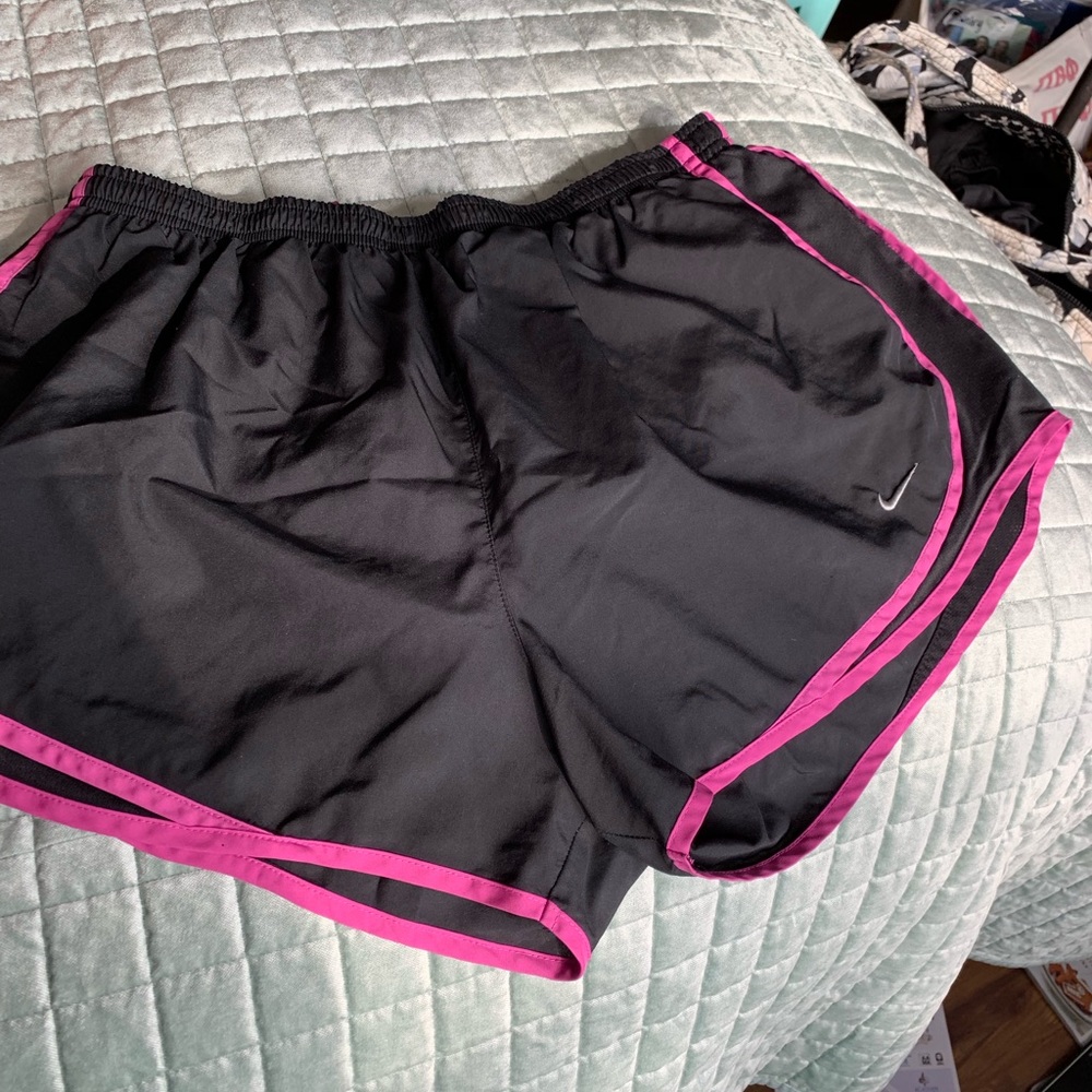 Women’s XL Nike Tempo Shorts
